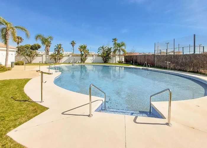 Gorgeous Apartment In Rota With Wifi